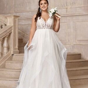 Elegant White Lace Wedding Gown